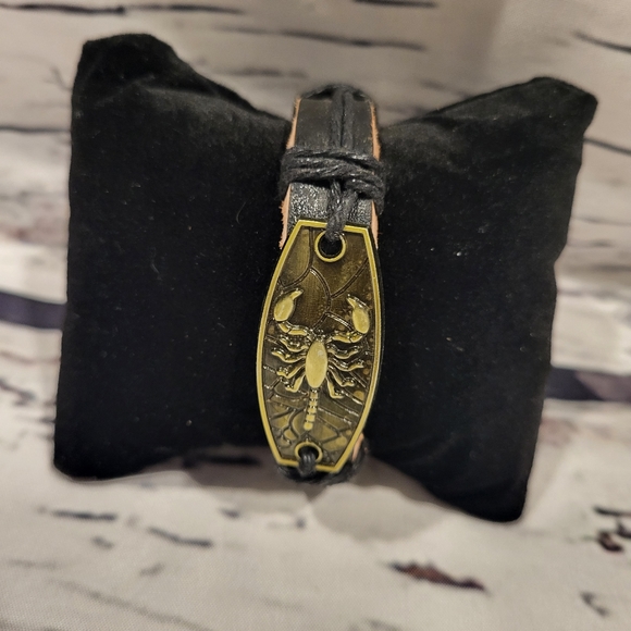 New Unisex Handmade Leather Scorpion  Bracelet - Picture 4 of 6